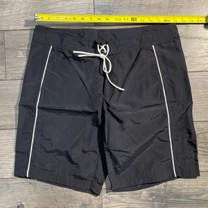 Womens size 12 polyester shorts.
